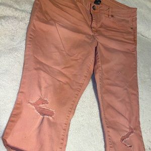 Pink ripped jeans 💗